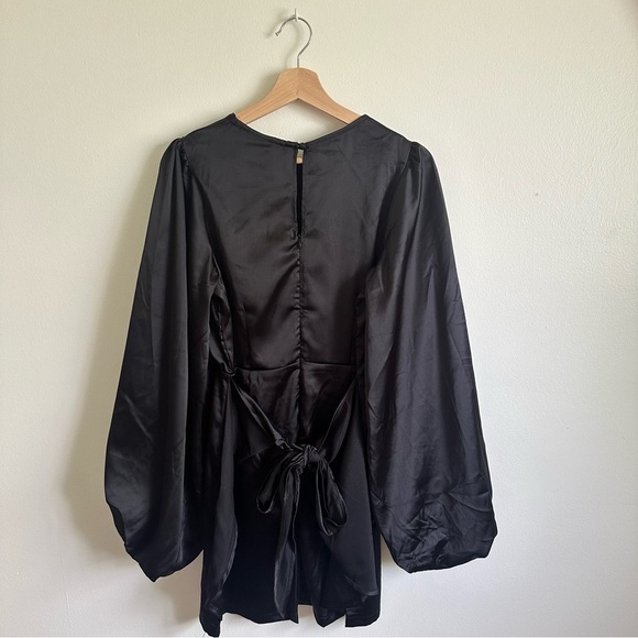 Petal and Pup NWT OPAL DRESS - BLACK SIZE 8
Sold out style! - Picture 8 of 8